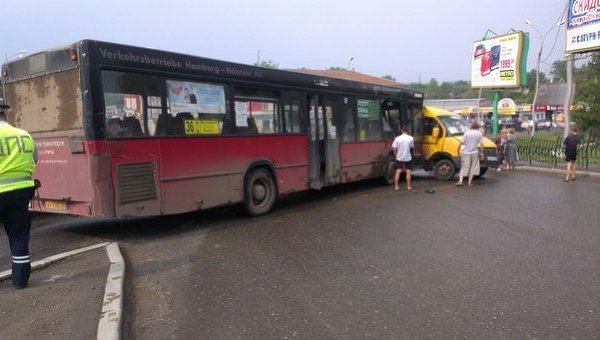 Десять человек пострадали в ДТП с маршруткой и автобусом в Перми